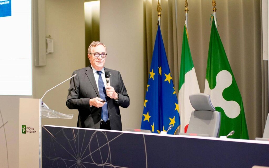 Chercheur italien aux États-Unis: "Avec Trump, nous affichons les ceintures, retournez? Pas à plein temps"