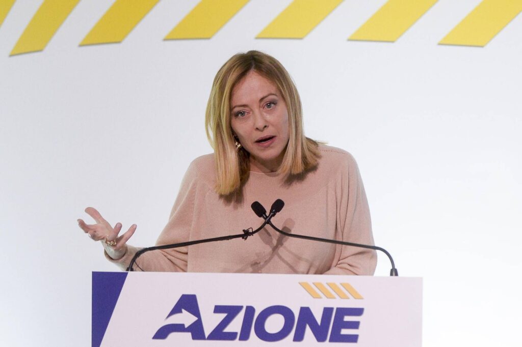 Meloni: "UE sans défense en tant que communauté hippie"
