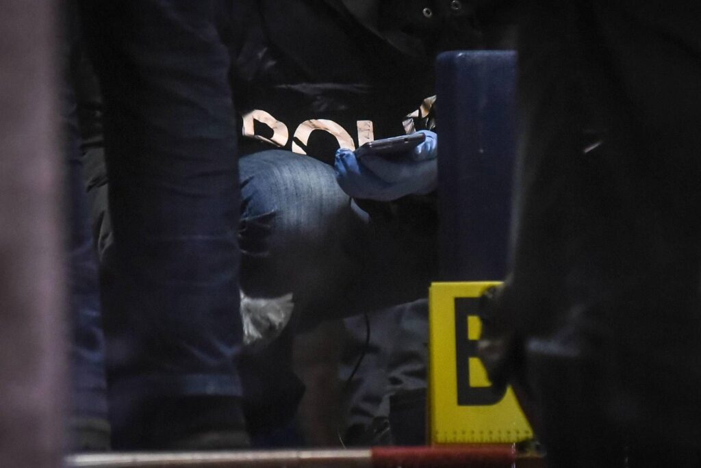 Tragédie à la fête du carnaval, 22 ans meurts poignardés à Nuoro: Hurting Killer