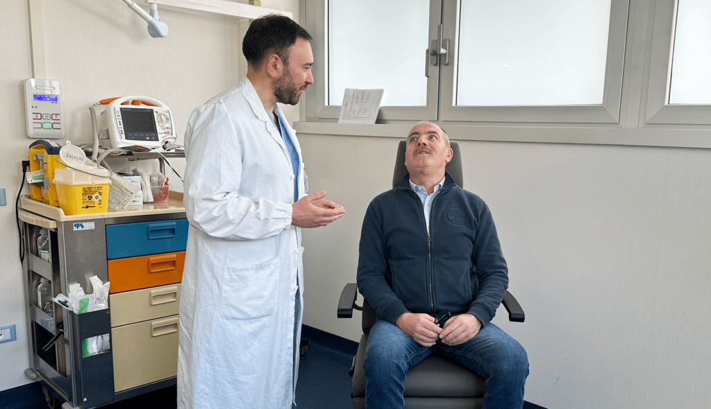 Une tumeur lui a envahi un demi-visage, sauvé à Bologne par une intervention de haute technologie