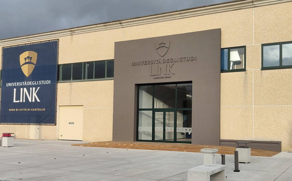 Université, au Città di Castello lien d'avril pour commencer 4 nouveaux cours