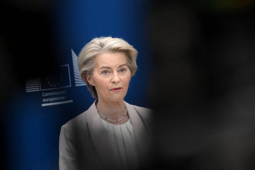 Von der Leyen: "Remarking Europe". Applaudissements de l'attaque de Tajani, Schlein et Conte
