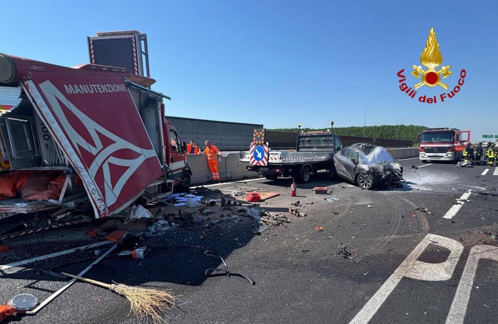 Auto submerge la cantiere sur l'autoroute A4: deux morts