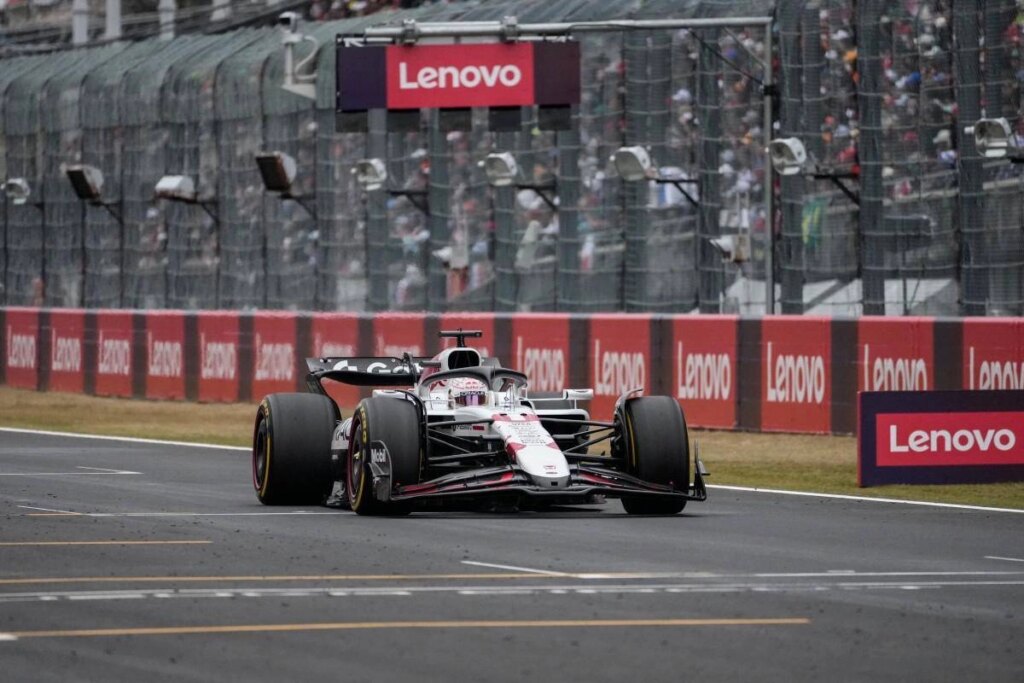 Japon GP, ​​Verstappen triomphe avec Red Bull et Ferrari du podium