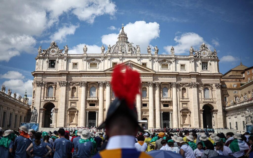 Le pape François, foule pour le suffrage. 200 000 jeunes à San Pietro