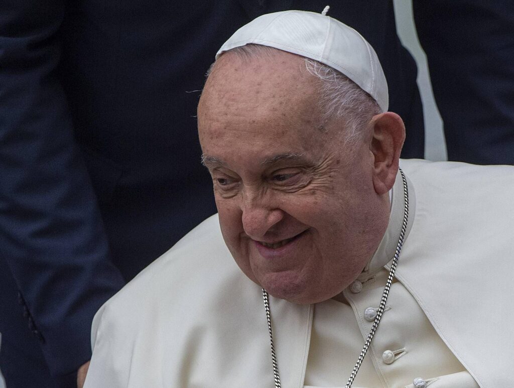Le pape François, le dernier message aux jeunes dans une vidéo non publiée: "Apprenez à écouter"