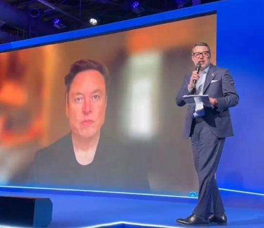 Lega, Salvini au Congrès: "Nous colletons le gouvernement". Musk s'ouvre sur «dazi-zéro» USA-UE