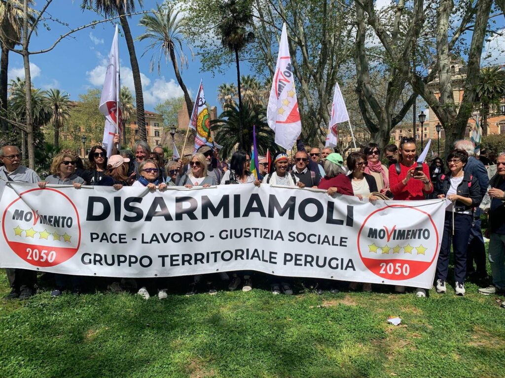 M5S, procession à Rome contre Resto. Conte: "Le piano est la folie, sur la place pour dire non"
