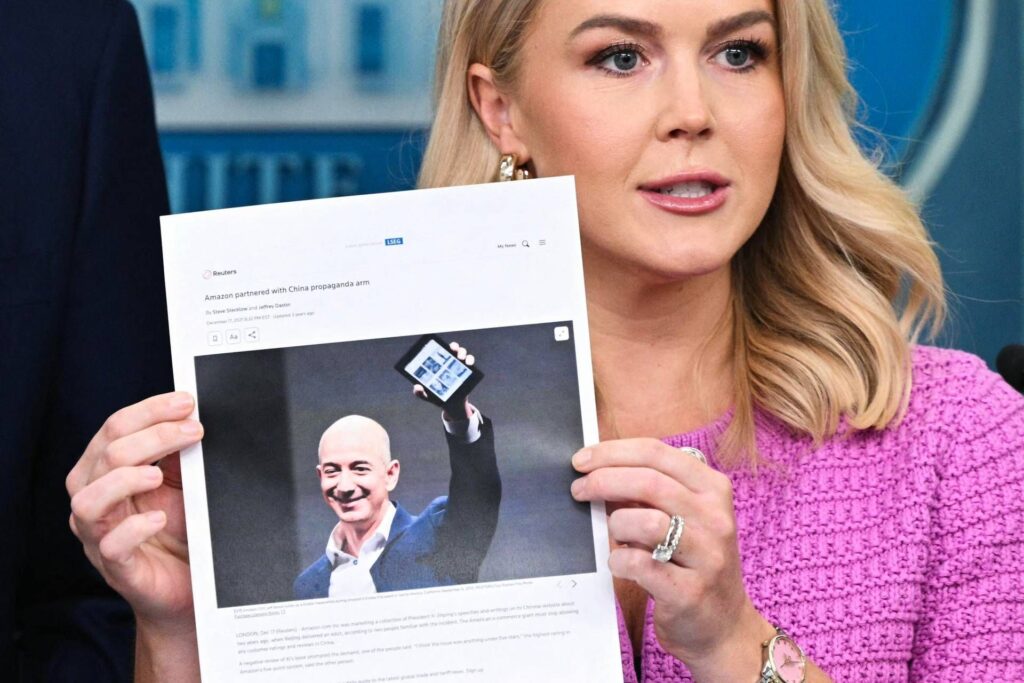 Maison Blanche contre Amazon: "Prix avec l'impact des tâches hostiles". CNN: Trump appelle Bezos