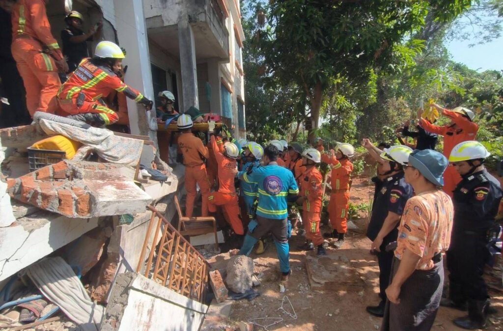 Treverat du Myanmar, plus de 2 700 morts: une femme extraite vivante 91 heures du tremblement de terre