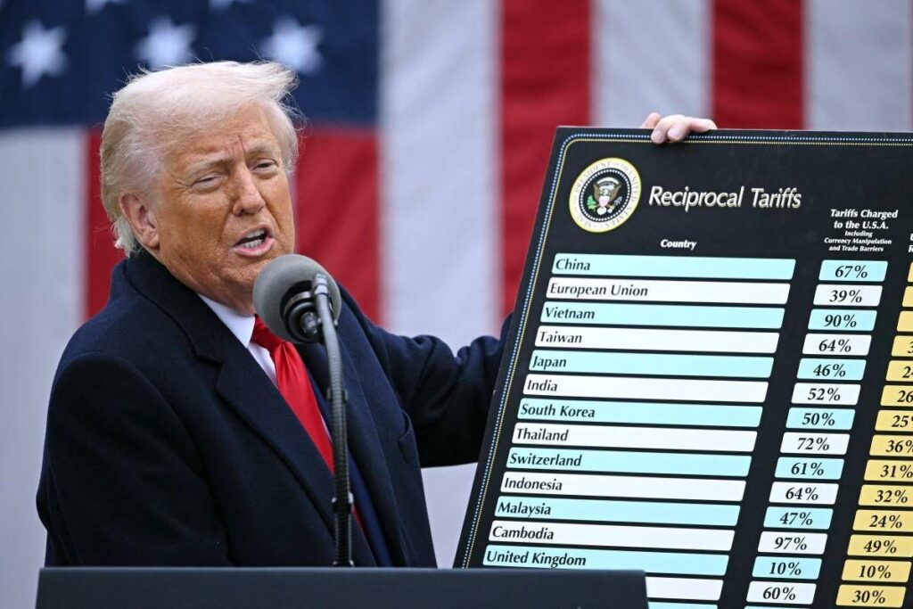 Trump annonce des dés américains, 20% des tarifs pour l'UE