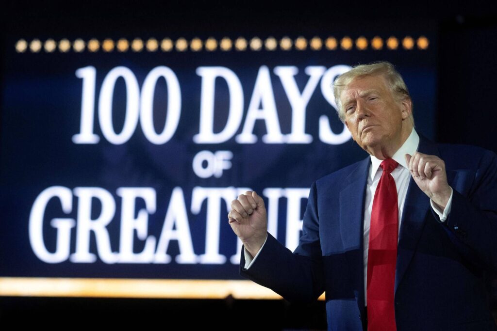 Trump, comizio-show pendant les 100 premiers jours: "Le meilleur de tous les temps, pas de président comme moi"