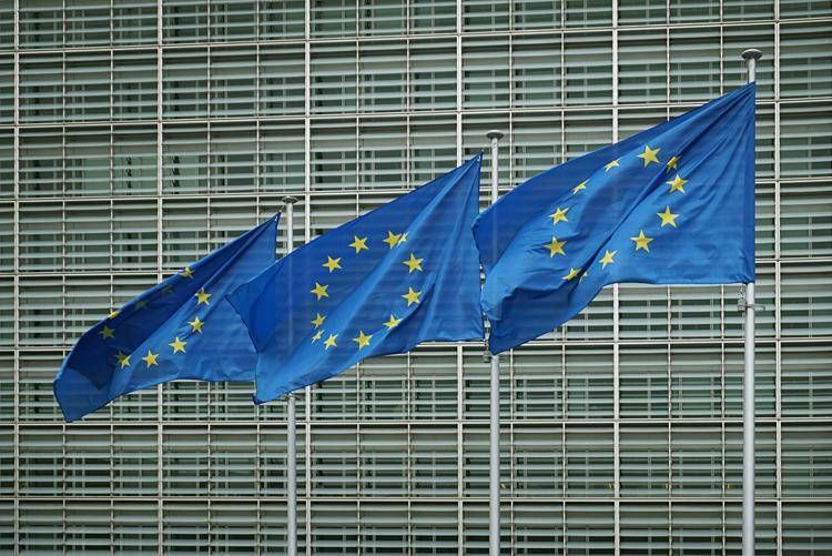Trump fonctions, l'UE approuve 25% des taux pour les États-Unis: la Hongrie dit non