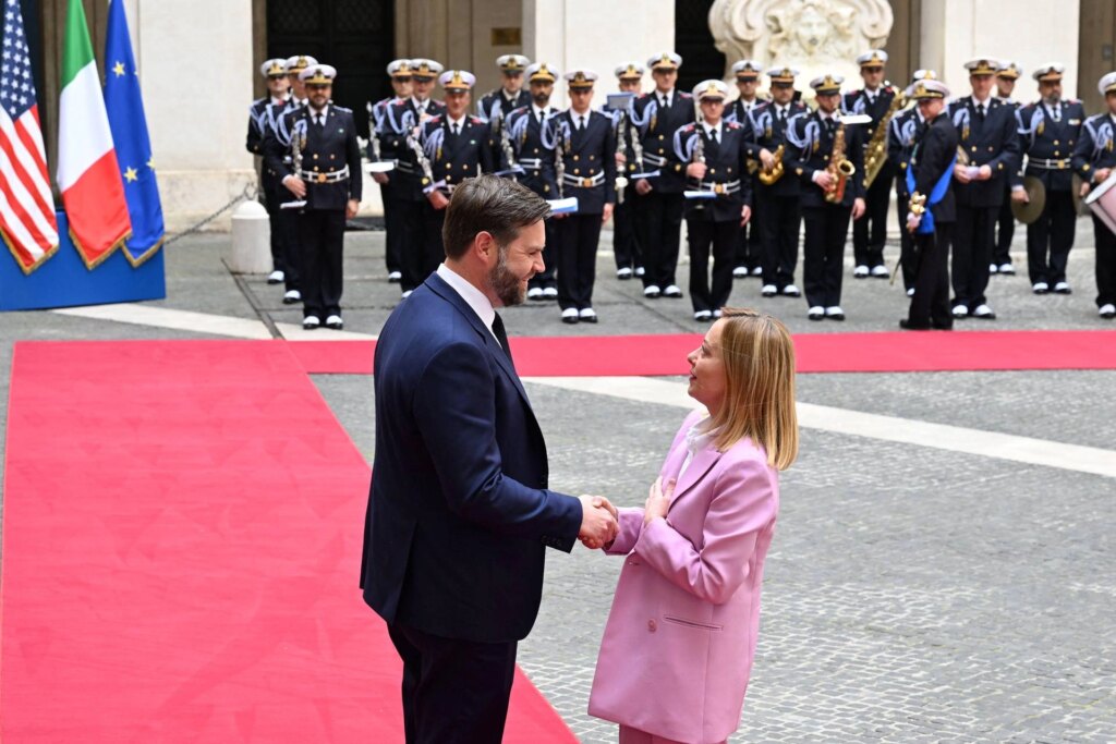 Vance à Palazzo Chigi, avec Meloni "Dialogue sur les devoirs et Ukraine". Le premier ministre sent von der Leyen