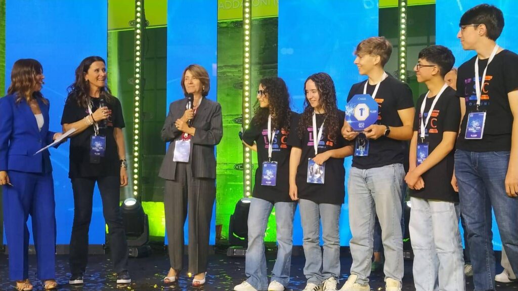 A décerné le prix de la neuvième édition de «Mad for Science»