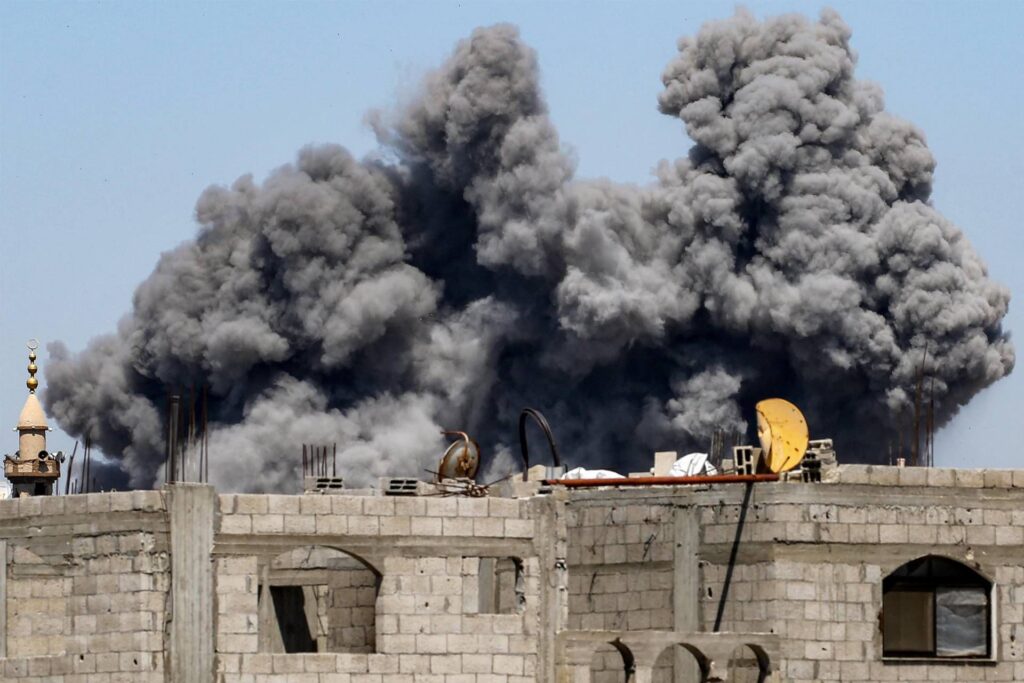 Gaza, Israël Raid dans la nuit: six morts. Sirene à Jérusalem pour les missiles houthi
