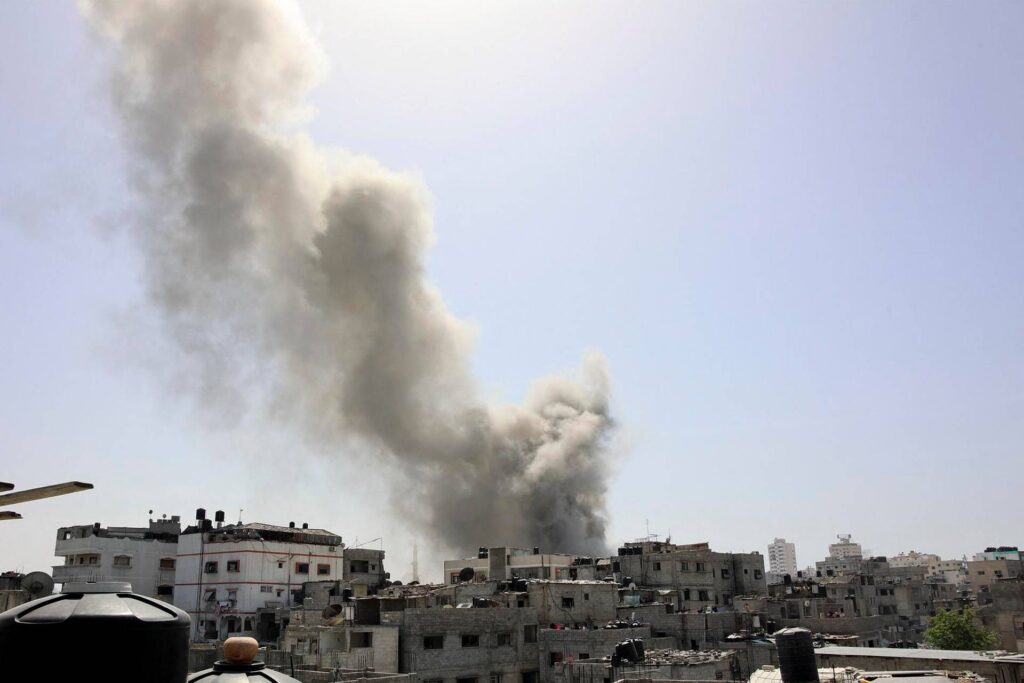 Israéliens fait des raids sur la bande: 81 morts. Trouvé le corps de Sinwar Mohammed à Gaza