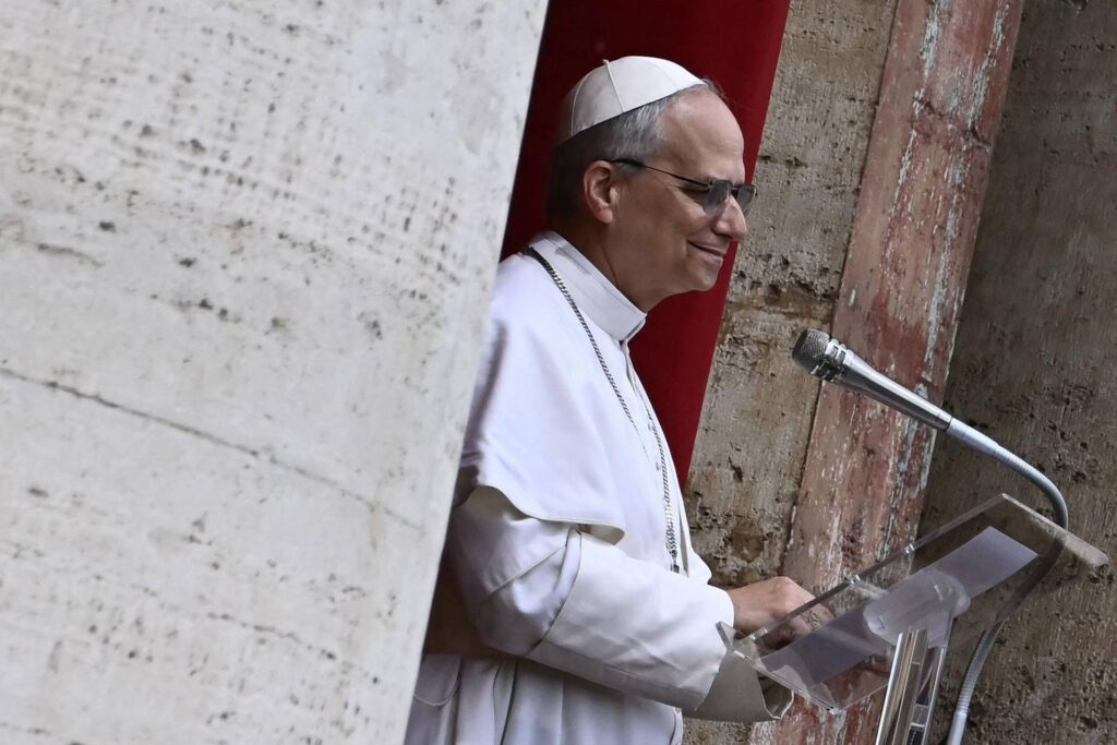 Le pape Leo XIV à San Pietro, appel à la paix: "Never More War"
