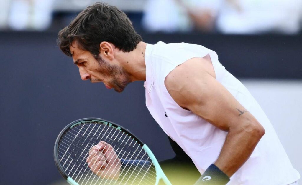Musetti Show à l'International: Medvedev bat et conquiert les quarts de finale