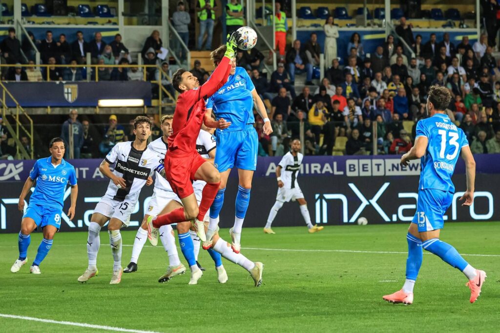 Parme-Napoli 0-0 et Inter-Lazio 2-2, Azzurri Voir Scudetto