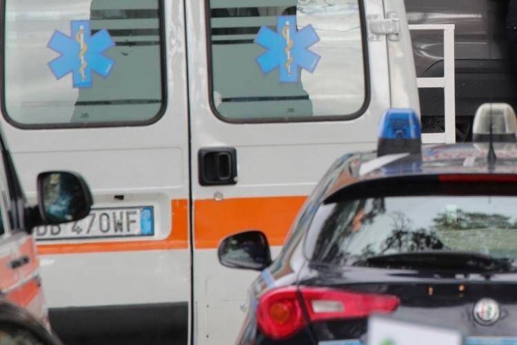 Rome, vous tirez contre une voiture à Vititinia: un homme blessé, il est grave