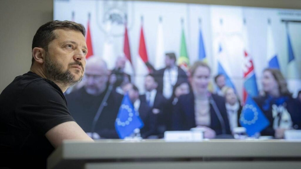 Ukraine, sommet des dirigeants de l'UE à Kiev. Trump: "Arrêtez cette stupide guerre"