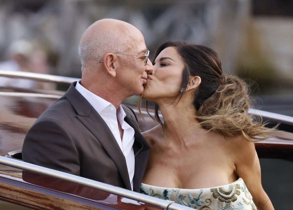 De DiCaprio à Kardashian, 250 VIP à Venise pour la première fête de mariage de Bezos et Sanchez
