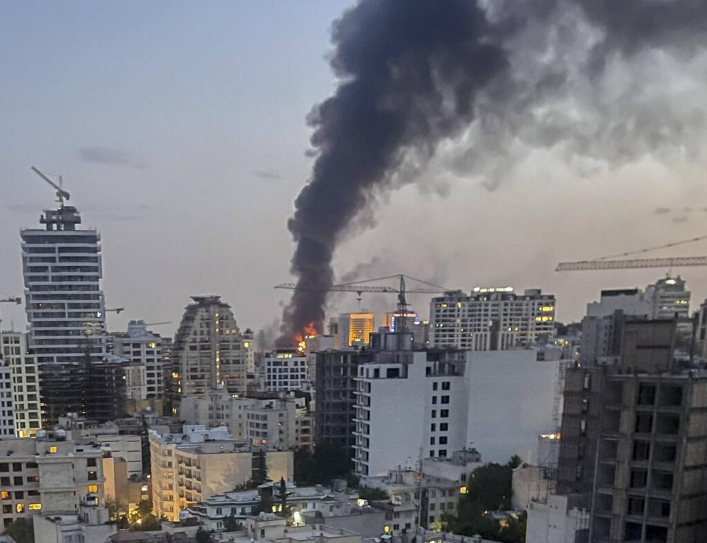 Iran, Israël élimine le nouveau chef de cabinet. AIEA: "Hit Nuclear Site of Natanz"