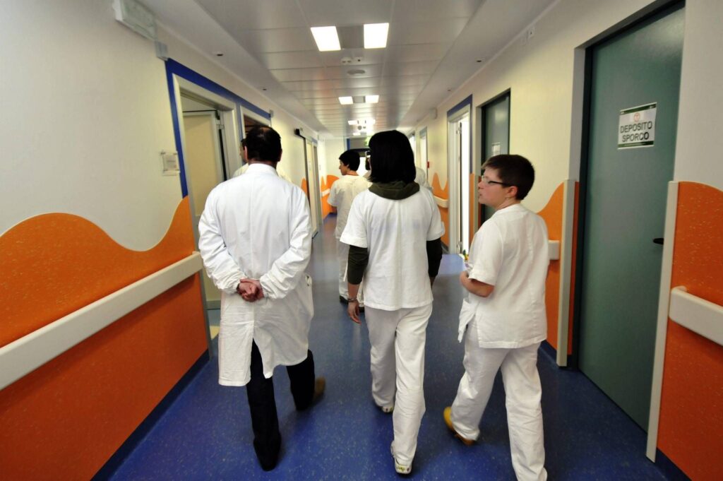 Médecins anciens spécialisés, approuvé la loi européenne de délégation