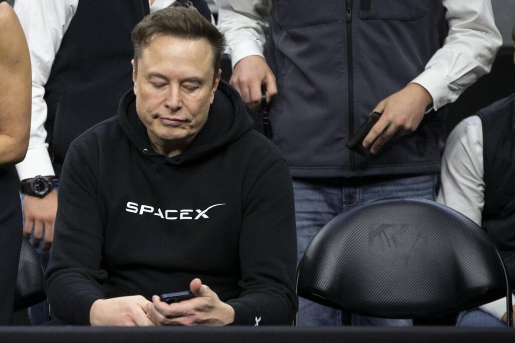 Musk revient pour attaquer la loi budgétaire de Trump: "des dommages immenses au pays"