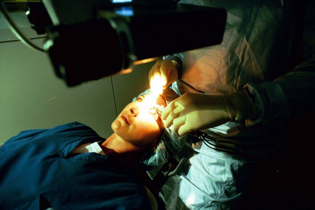 Plus de 6 millions avec des maladies des yeux, une carte pour le puits de l'œil