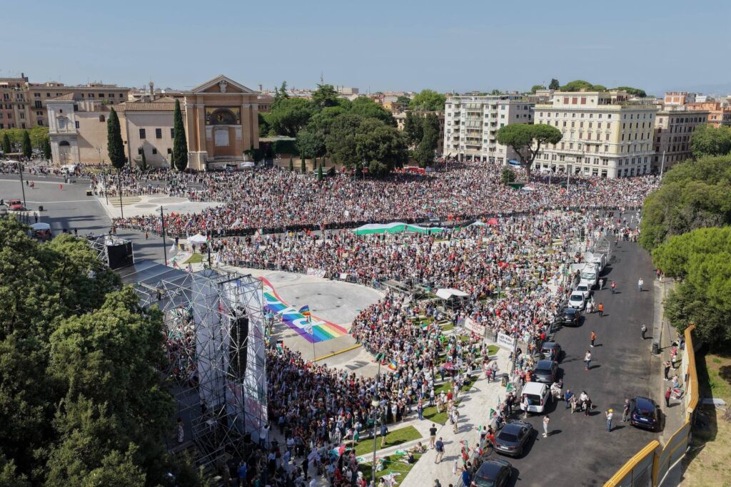 Procession pour Gaza à Rome: "Nous sommes plus de 300 000". Schlein: "Sur la place, l'Italie qui ne fait pas taire"