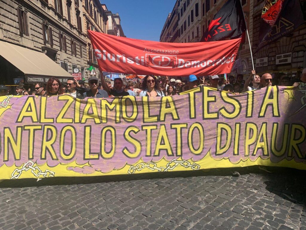 Sécurité DL, démonstration à Rome: "Nous sommes 150 000, nous démanteons ce décret"