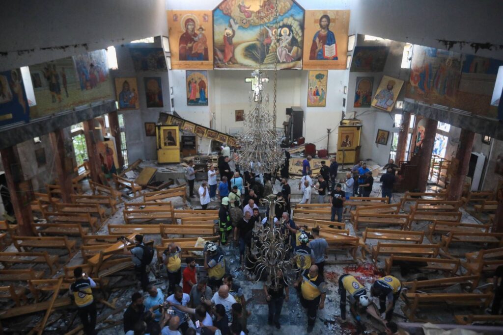 Syrie, attaque de l'Etat islamique dans une église de Damas: 20 décès et plus de 50 blessés