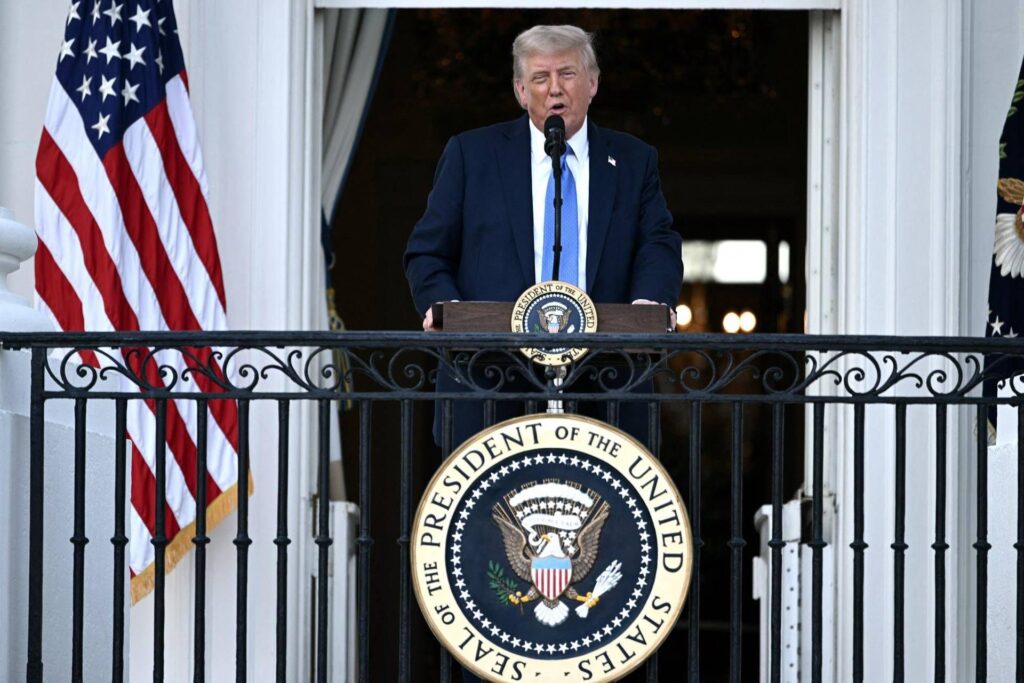 Trump interdit les voyages aux États-Unis dans 12 pays: "Raisons de sécurité"