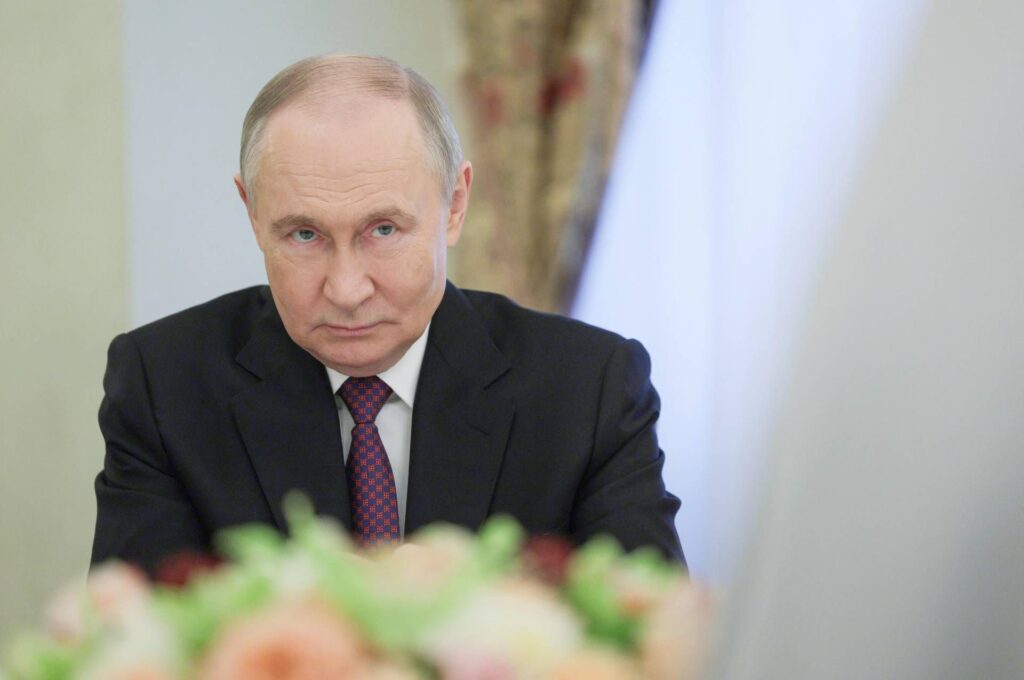 Ukraine, Poutine fait l'éloge de Trump: "Il est courageux, il essaie vraiment de résoudre le conflit avec Kiev"