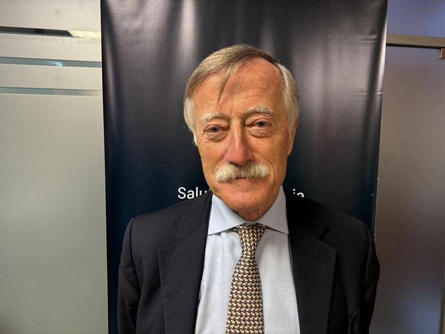 Vaccin anti-troisième, Andreoni (Simit): "Administrer en fonction du risque et de l'âge cliniques"