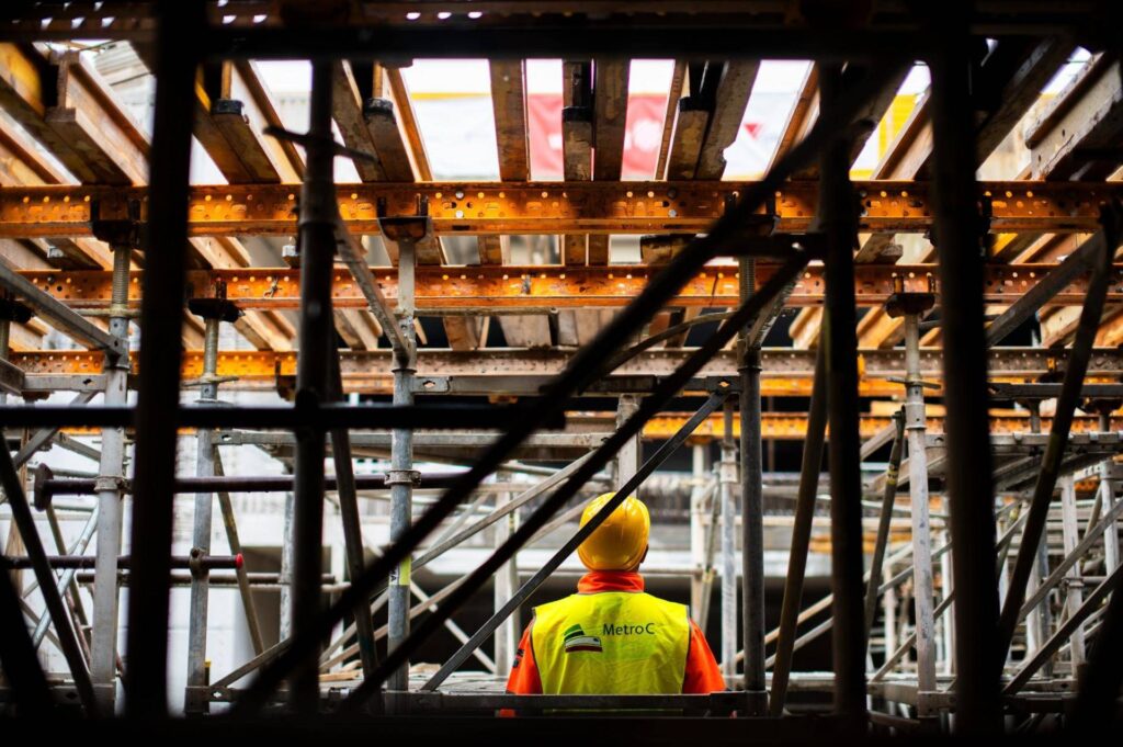 Signé par webuild 2 milliards de contrats pour T2 T2 de Metro C à Rome