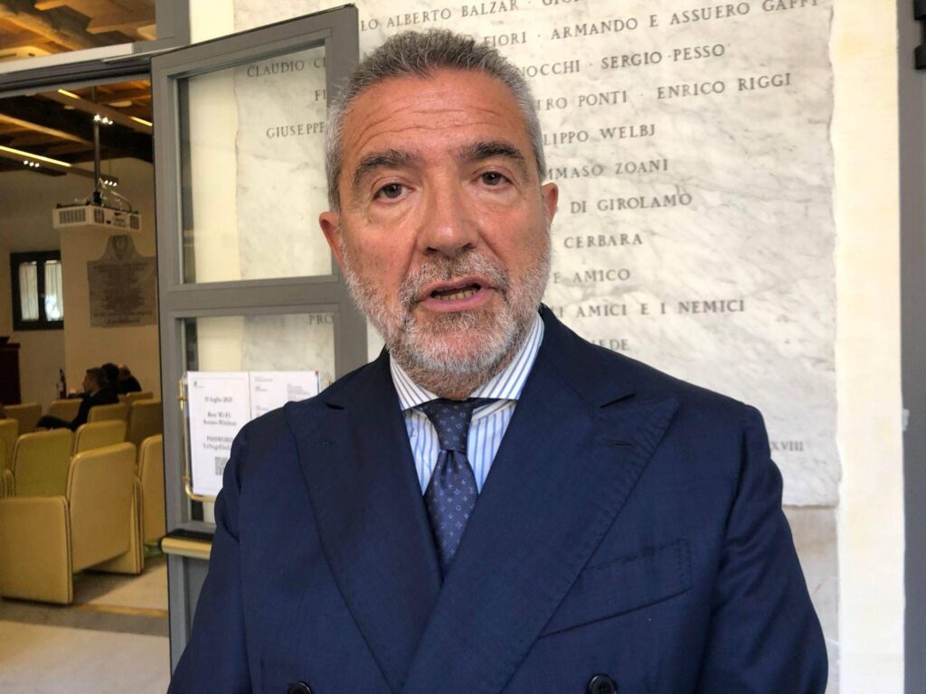 Maladies rares, Sapphin: "Modèle vertueux détruit à la livraison aux régions"