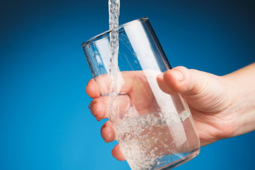 Santé, l'expert: "L'hydratation est bonne pour l'équilibre hormonal, l'humeur et la vitalité"