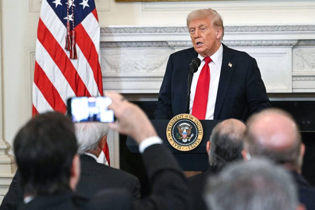 Ukraine, Trump: "Je n'ai pas fermé avec Poutine". Et évalue Tomahawk à Kiev