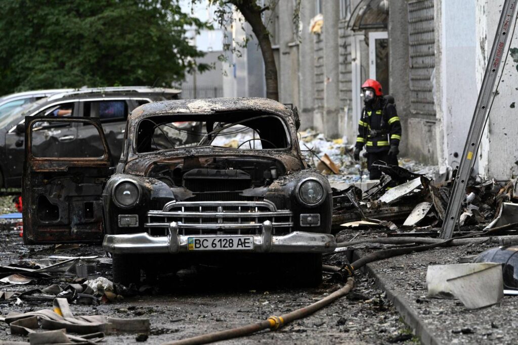 Ukraine, pluie de drones et missiles russes: 18 morts. Moyenne: "Trump évalue un nouveau package d'armes"