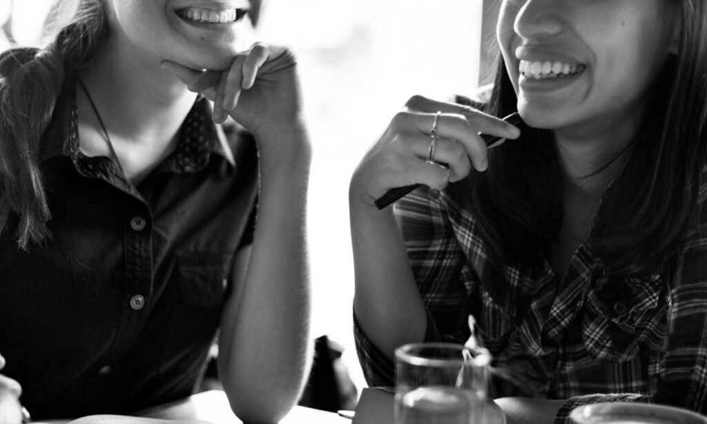 Voici comment l'amitié influence le cerveau, l'étude