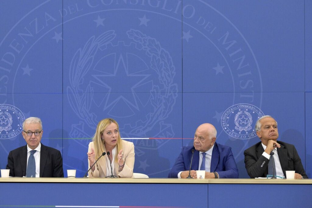 Affaire Almasri, les documents de la Cour des ministres: "Nordio, Mantovano et planté l'ont bien aidé"