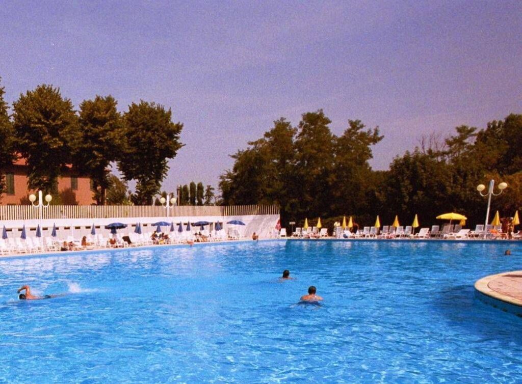 Été, heure de Terme: «plus de 50 personnes d'identikit sont à la recherche d'une thérapie et d'une relaxation de 35 ans»