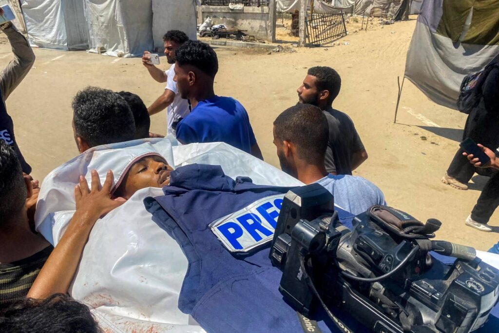 Gaza, Israël Raid à l'hôpital Nasser: "Au moins 20 décès, dont cinq journalistes"