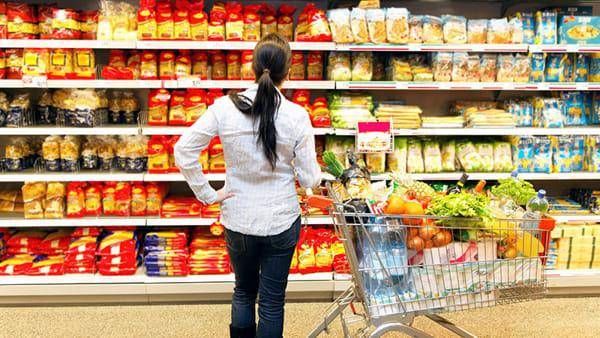 Inflation stable en juillet: + 1,7% sur l'année. Chariot de magasinage plus cher