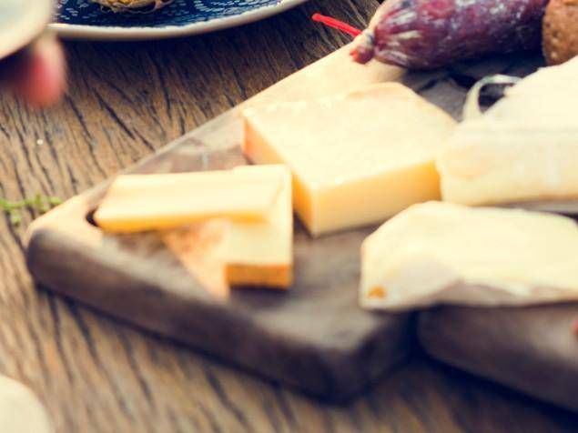 Manger du fromage au lait cru, enfant de 1 an hospitalisé à Padoue