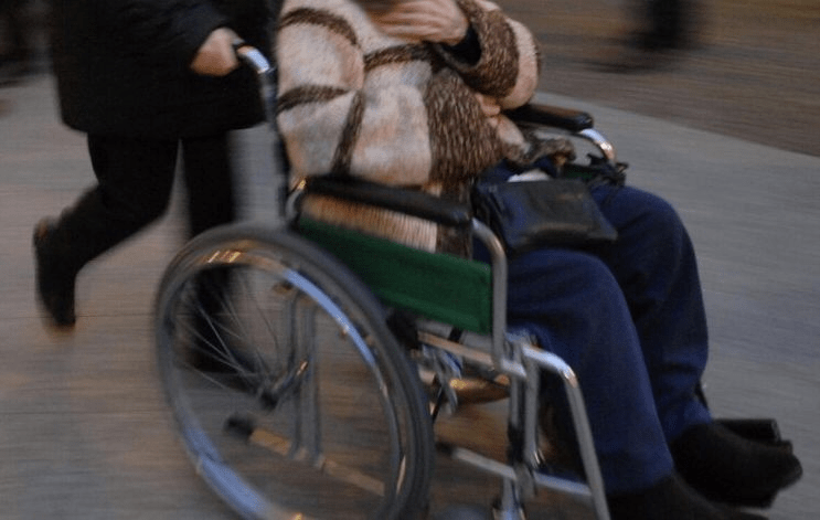 "Mon père invalide à 100%, mais ils le refusent