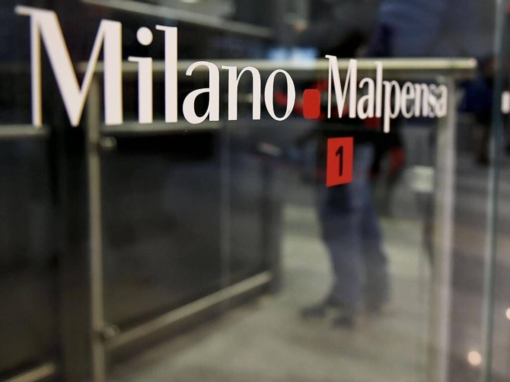 Peur de malpensa, mettez le feu et moniteur dévasté au terminal 1 de l'aéroport